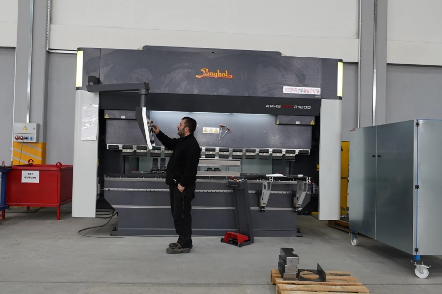 BAYKAL APHS PRO 31200 ABKANT BENDING MACHINE